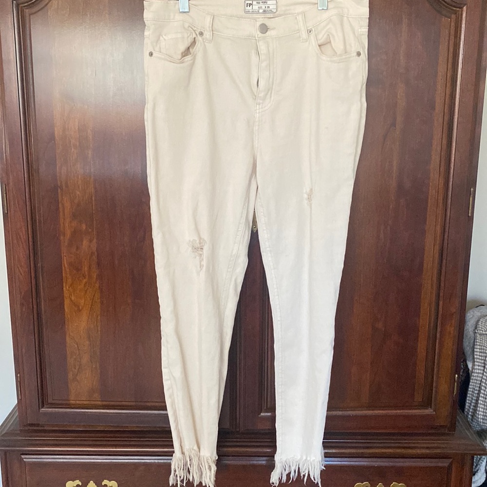 Free People Skinny Destroyed Ankle Jeans - Ivory Size 29